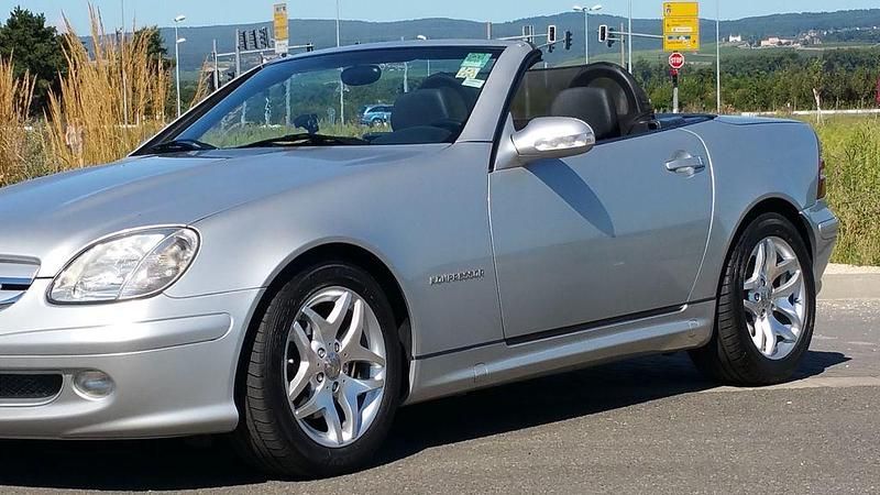 Gebraucht Mercedes SLK230 197 PS (144 kW) 2002 Silber Cabrio