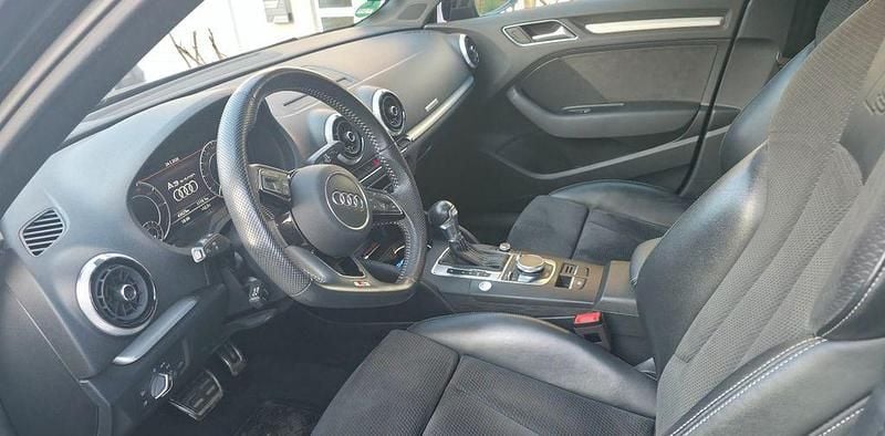 Gebraucht Audi e-tron Ambiente 204 PS (150 kW) 2019 Schwarz SUV