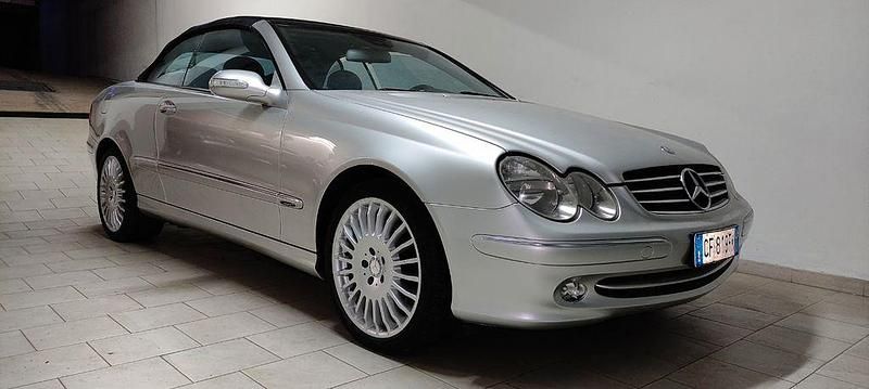 Silber Gebraucht 2003 Mercedes CLK200 Avantgarde Cabrio | 13.000 € (Teuer) - Bild 1/4