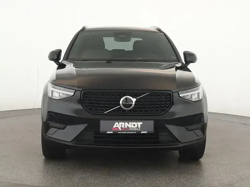 Gebraucht Volvo XC40 Plus 197 PS (144 kW) 2023 Onyx black SUV