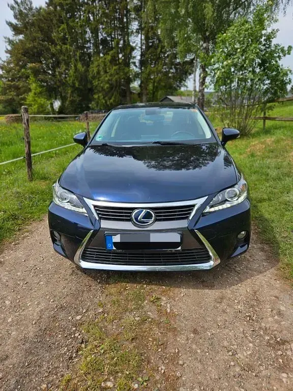 Second-hand Lexus CT200h 136 CP (100 kW) 2017 Albastru Berlinǎ