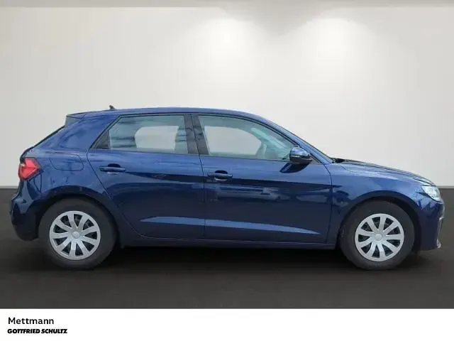 Gebraucht Audi A1 Sportback Comfort 95 PS (69 kW) 2023 Blau Kleinwagen