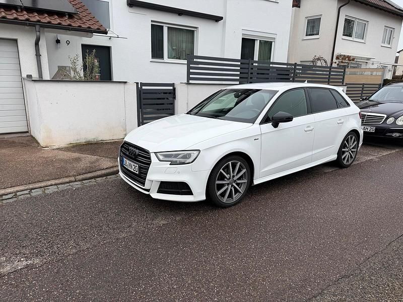 Weiß Gebraucht 2018 Audi A3 S-Line Kleinwagen | 13.900 € (Guter Preis) - Bild 1/4