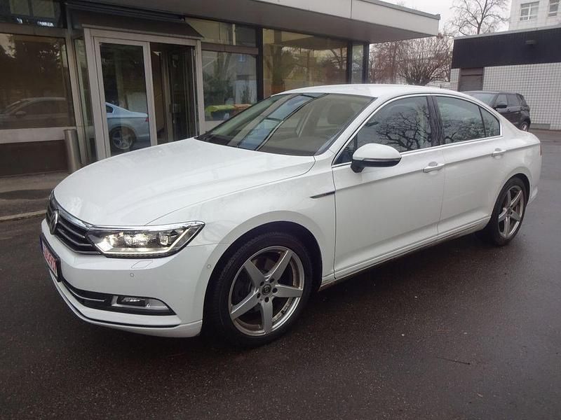 Gebraucht VW Passat Comfortline 125 PS (91 kW) 2016 Weiß Limousine