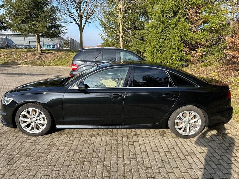 Gebraucht Audi A6 Ambiente 218 PS (160 kW) 2017 Schwarz Limousine