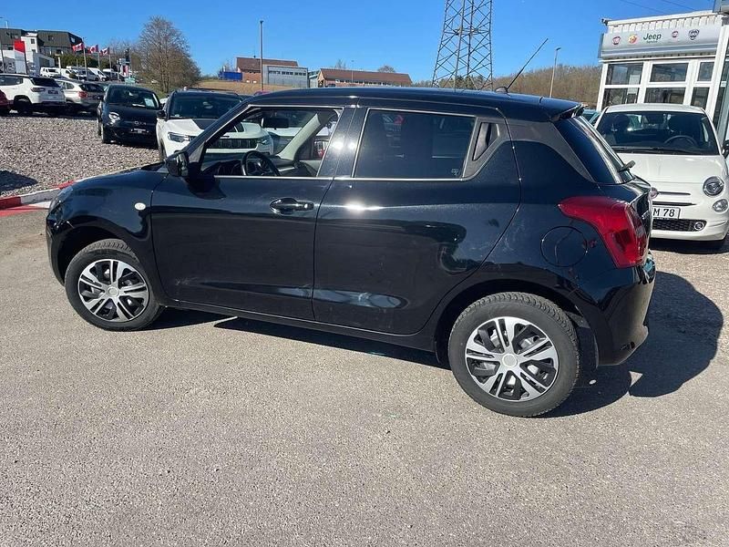 Gebraucht Suzuki Swift Comfort 83 PS (61 kW) 2021 Schwarz Kleinwagen