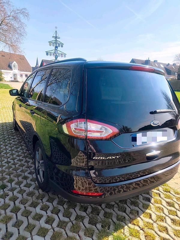 Gebraucht Ford Galaxy 150 PS (110 kW) 2016 Schwarz Van / Kleinbus