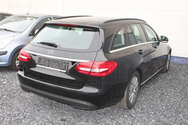 Gebraucht Mercedes C220 194 PS (142 kW) 2020 Schwarz Kombi