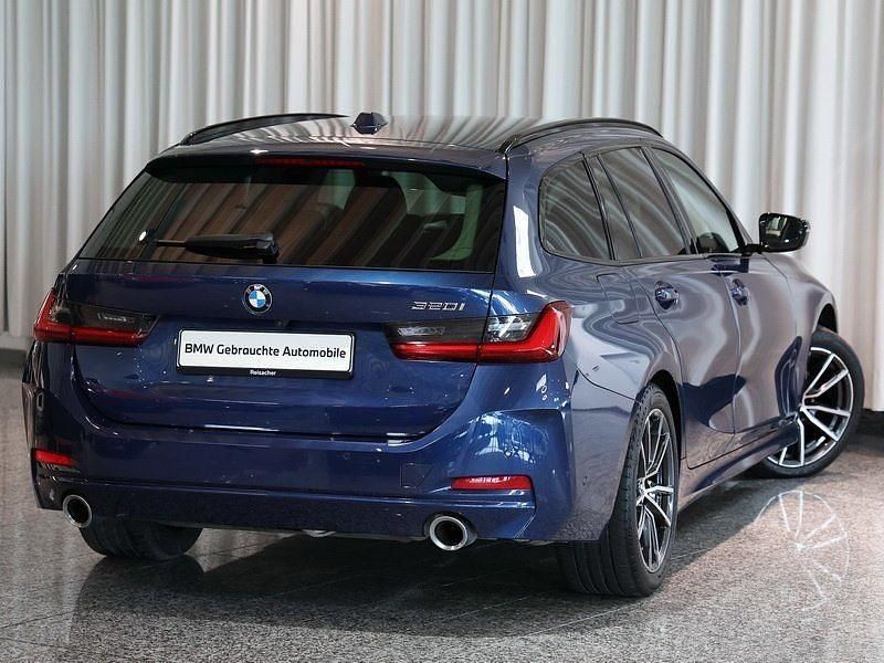 Gebraucht BMW 320 Performance 184 PS (135 kW) 2023 Phytonicblau Kombi