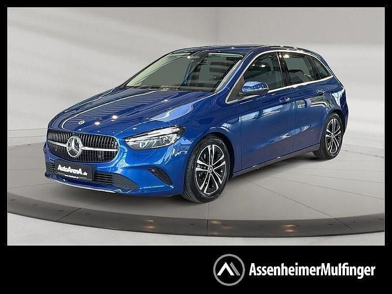 Metalliclack spektralblau Gebraucht 2024 Mercedes B180 Progressive Van / Kleinbus | 28.537 € (Guter Preis) - Bild 1/4
