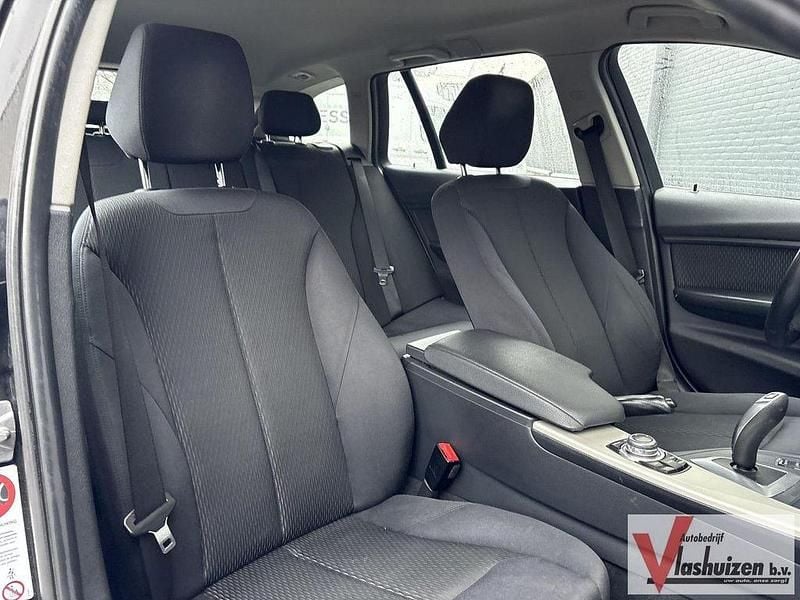 Gebraucht BMW 318 Executive 143 PS (105 kW) 2013 Schwarz Kombi