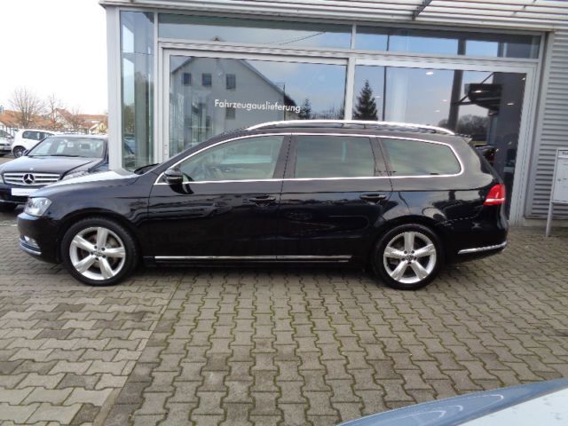Gebraucht VW Passat Highline 140 PS (102 kW) 2012 Schwarz metallic Kombi