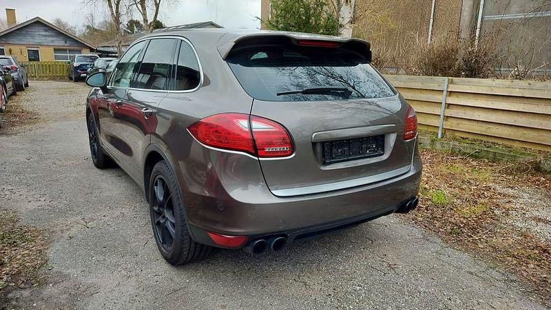 Gebraucht Porsche Cayenne S 400 PS (294 kW) 2010 Braun SUV