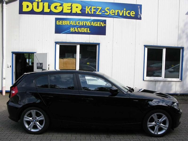 Schwarz 2 Gebraucht 2009 BMW 120 Advantage Kleinwagen | 6.300 € (Etwas zu teuer) - Bild 1/4