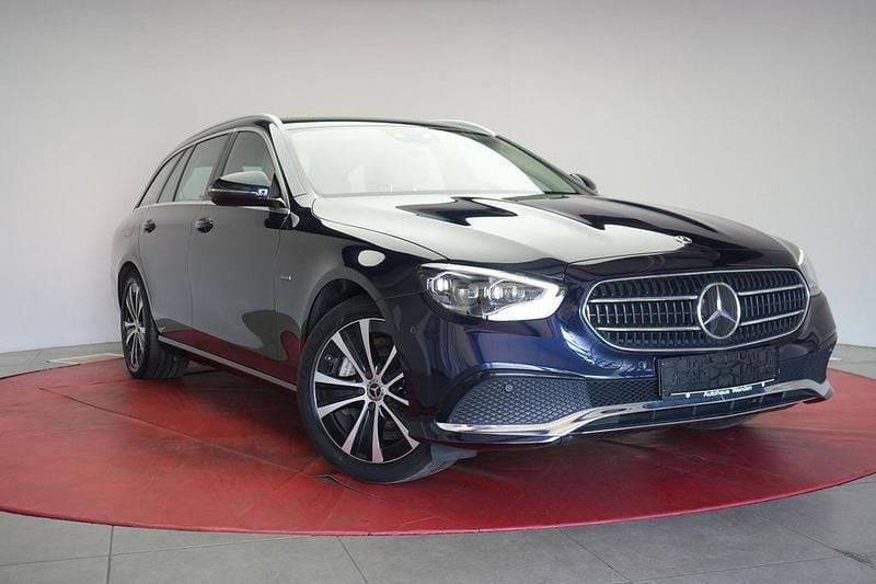 Gebraucht Mercedes E300 194 PS (142 kW) 2021 Blau Limousine