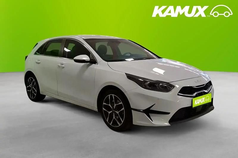 Weiß Gebraucht 2021 Kia Ceed Kleinwagen | 18.700 € (Fairer Preis) - Bild 1/4