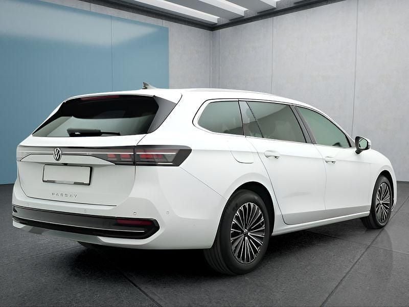 Gebraucht VW Passat 150 PS (110 kW) 2024 Weiß Kombi