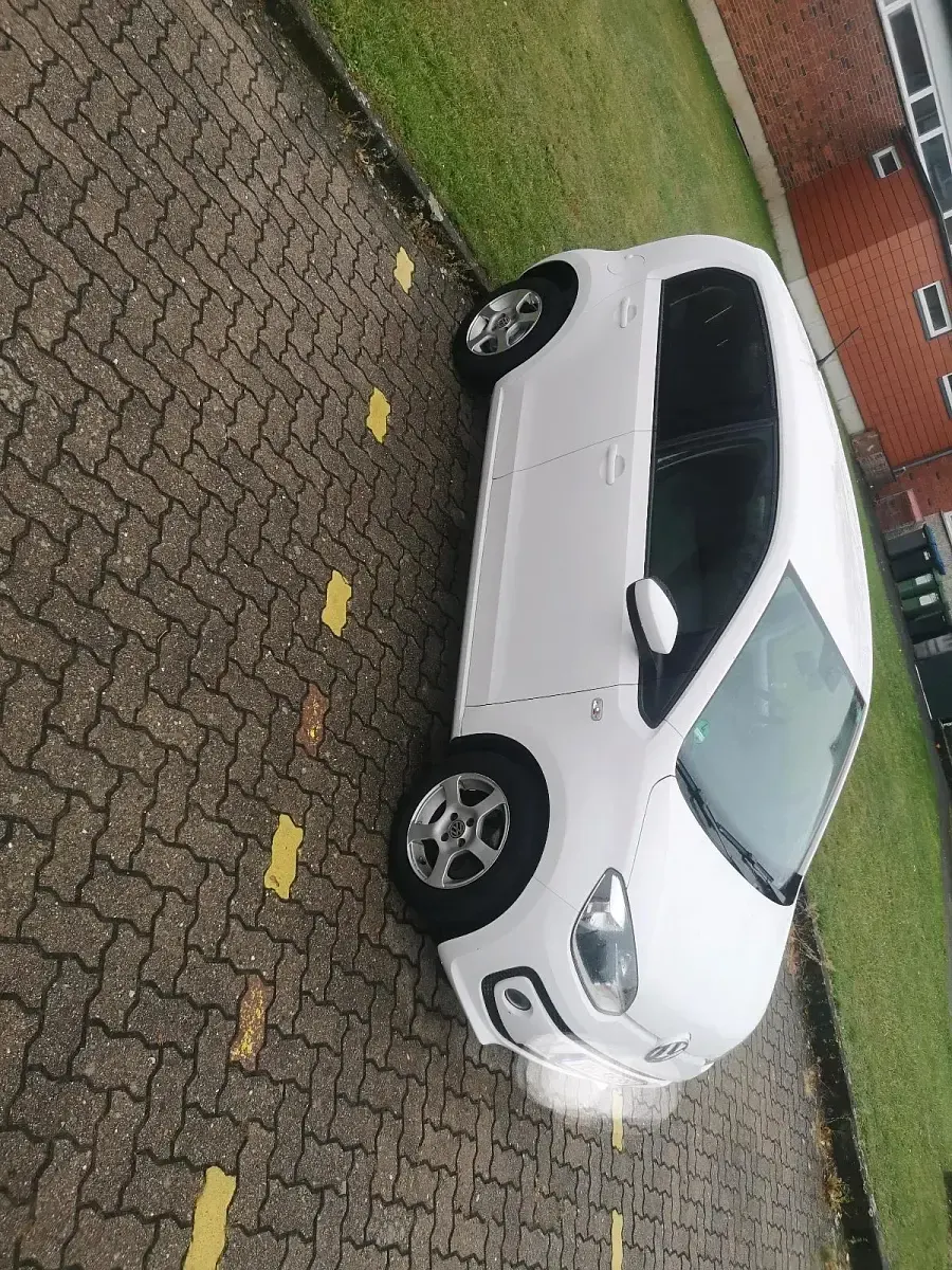Gebraucht VW up! 68 PS (50 kW) 2013 Weiß Kleinwagen