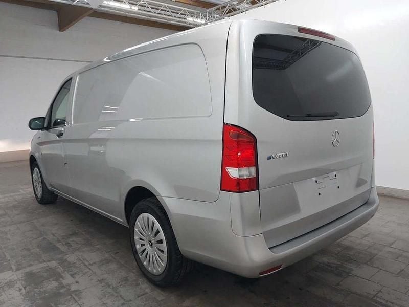 Gebraucht Mercedes e-Vito 85 kW (116 PS) 2020 Silber Van / Kleinbus