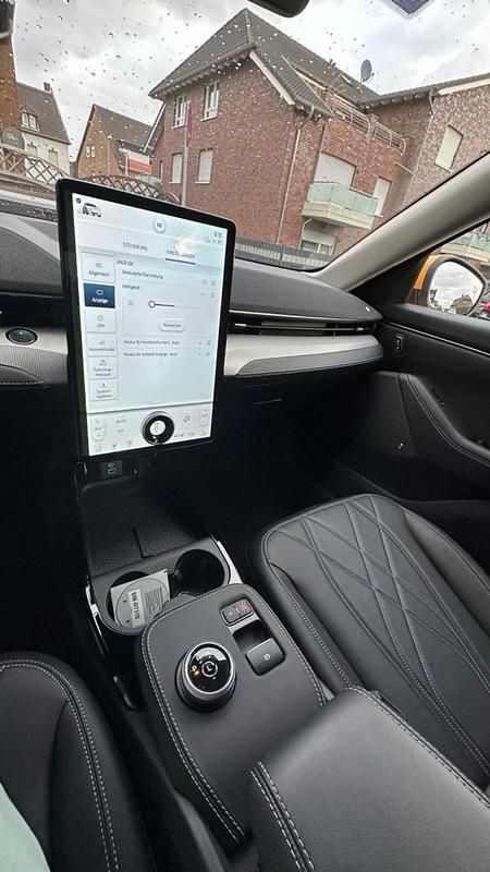 Gebraucht Ford Mustang Mach-E Premium 216 kW (294 PS) 2023 Gelb SUV