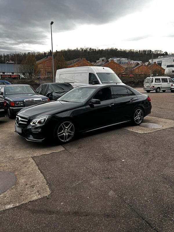 Gebraucht Mercedes E350 AMG 306 PS (225 kW) 2014 Schwarz Limousine