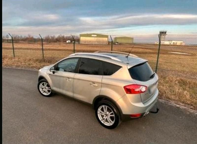 Gebraucht Ford Kuga Titanium 136 PS (100 kW) 2009 Silber SUV