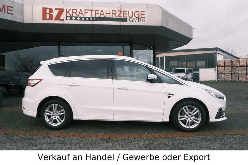 Gebraucht Ford S-MAX Titanium 190 PS (139 kW) 2021 Weiß Van / Kleinbus