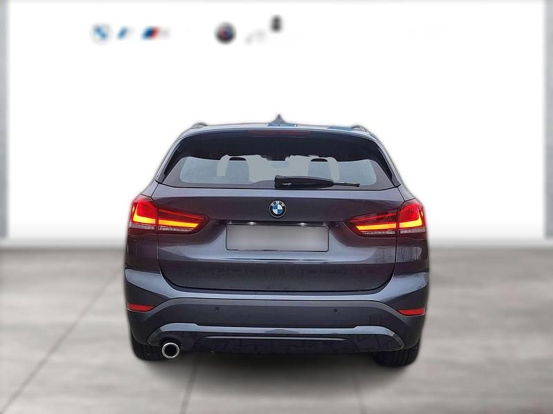 Metallic Gebraucht 2022 BMW X1 Sport Line SUV | 31.160 € (Teuer) - Bild 1/1