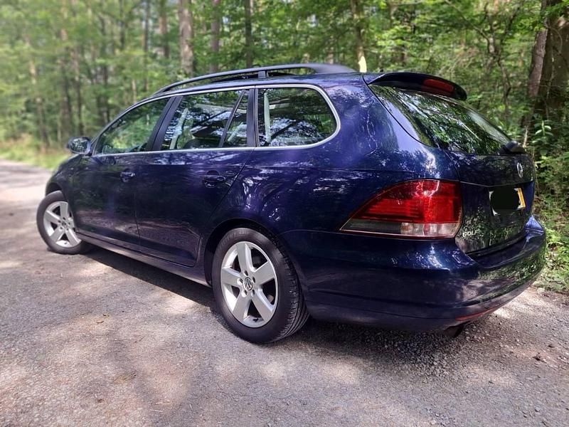 Gebraucht VW Golf VI 105 PS (77 kW) 2010 Blau Kleinwagen