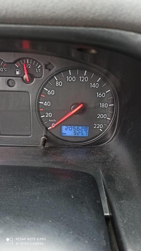 Weiß Gebraucht 2002 VW T4 Van | 5.000 € - Bild 1/4