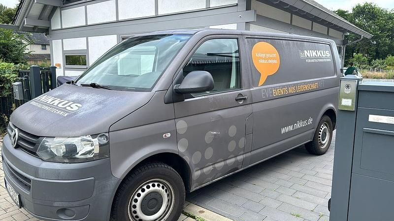 Grau Gebraucht 2013 VW Transporter Van | 10.990 € - Bild 1/4