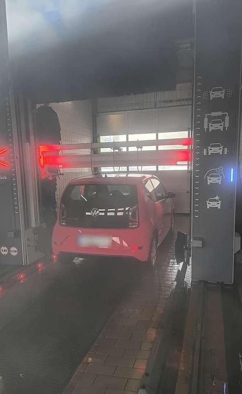 Używany VW up! move up! 68 KM (50 kW) 2016 Czerwony Hatchback