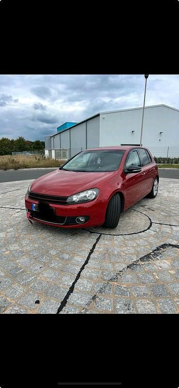 Rot Gebraucht 2009 VW Golf VI Limousine | 5.500 € (Teuer) - Bild 1/4