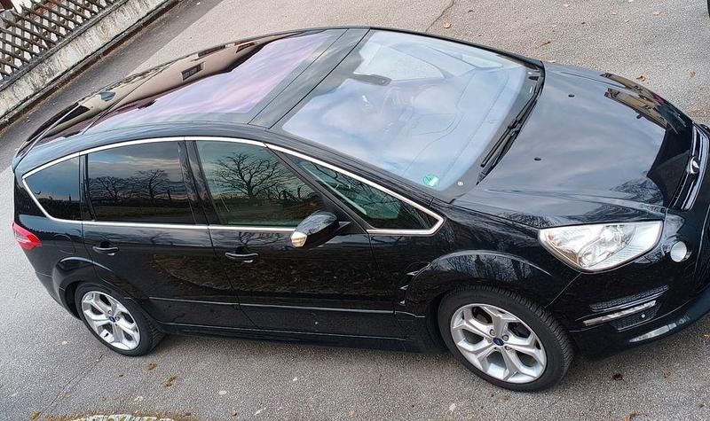 Gebraucht Ford S-MAX Titanium S 163 PS (119 kW) 2013 Schwarz Van / Kleinbus