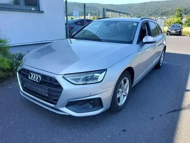 Gebraucht Audi A4 163 PS (119 kW) 2024 Silber Kombi