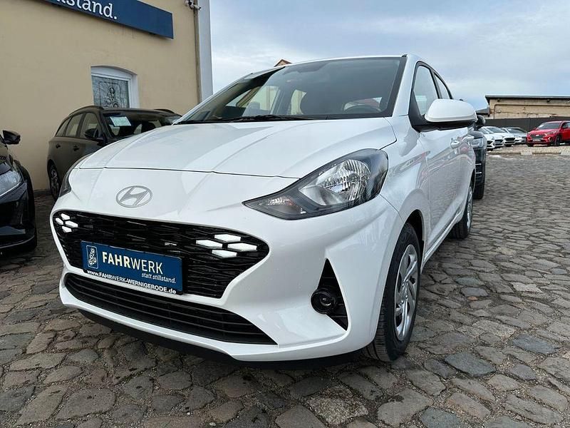 Weiß Gebraucht 2024 Hyundai i10 Kleinwagen | 14.400 € (Guter Preis) - Bild 1/4