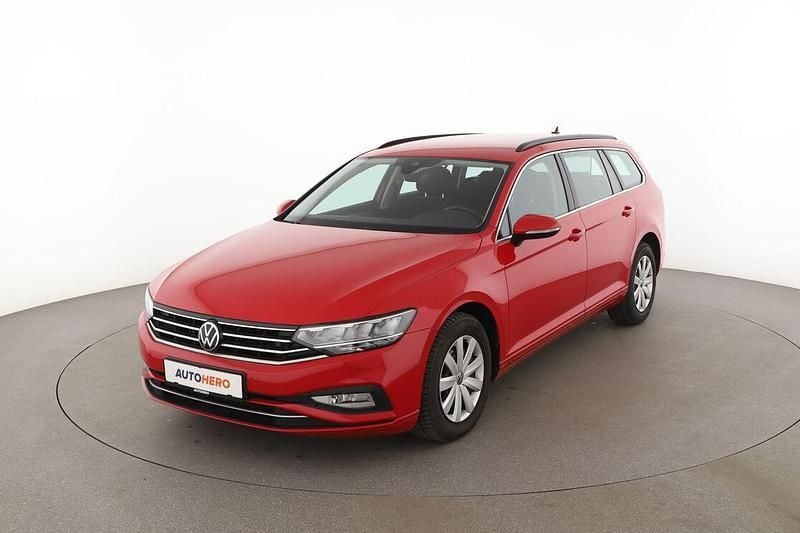 Rot Gebraucht 2021 VW Passat Business Kombi | 18.790 € (Superpreis) - Bild 1/3