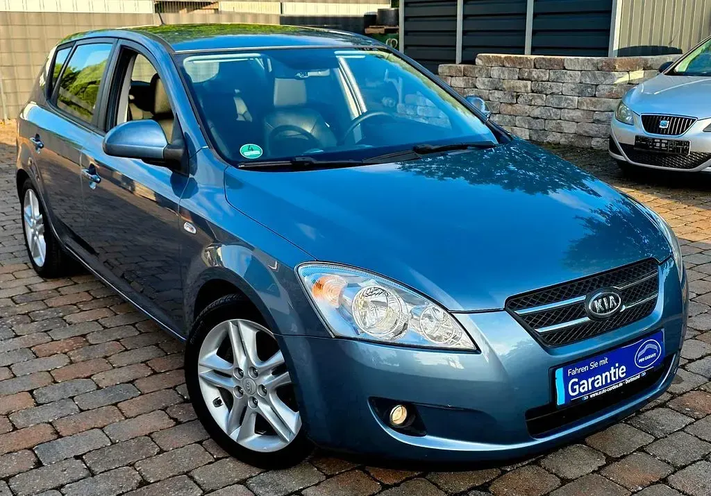 Używany Kia Ceed 143 KM (105 kW) 2007 Niebieski Hatchback