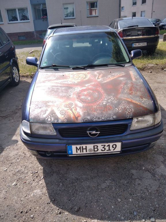 Blau Gebraucht 1997 Opel Astra Limousine | 1.999 € (Fairer Preis) - Bild 1/4
