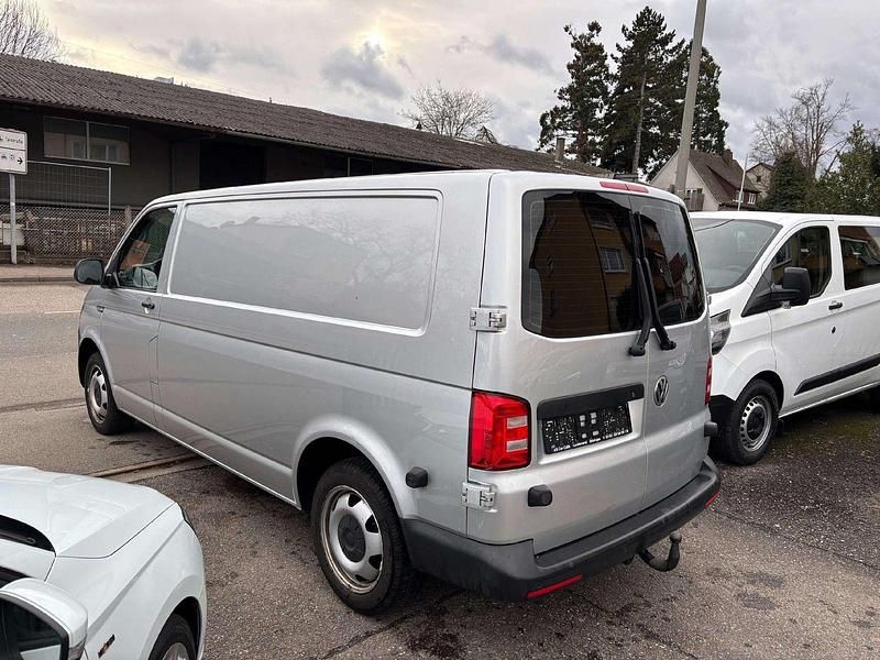 Gebraucht VW Transporter 150 PS (110 kW) 2018 Grau Van