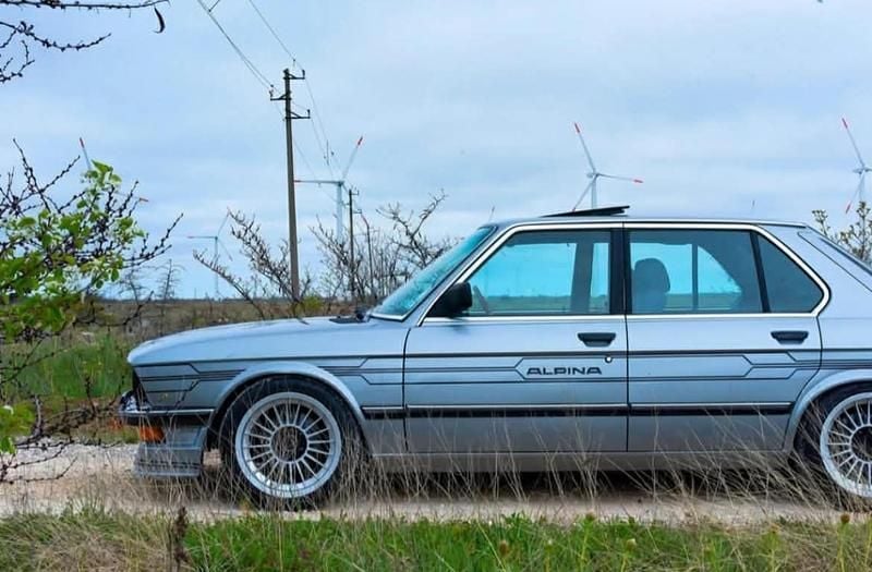 Gebraucht BMW 524 90 PS (66 kW) 1986 Grau Limousine