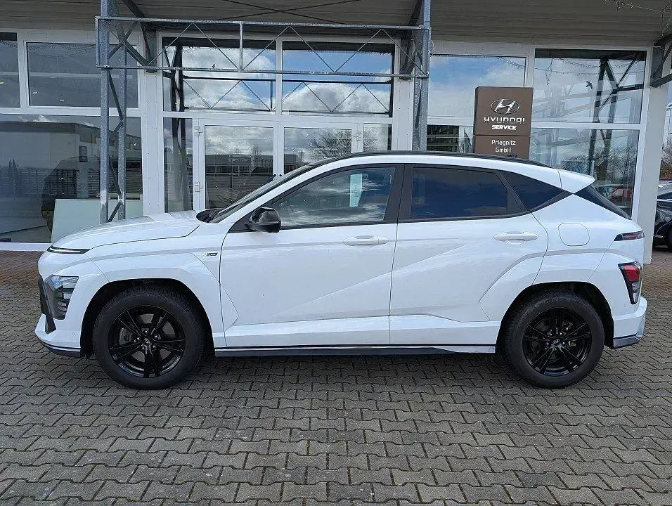 Gebraucht Hyundai Kona N Line 199 PS (146 kW) 2024 Weiß SUV