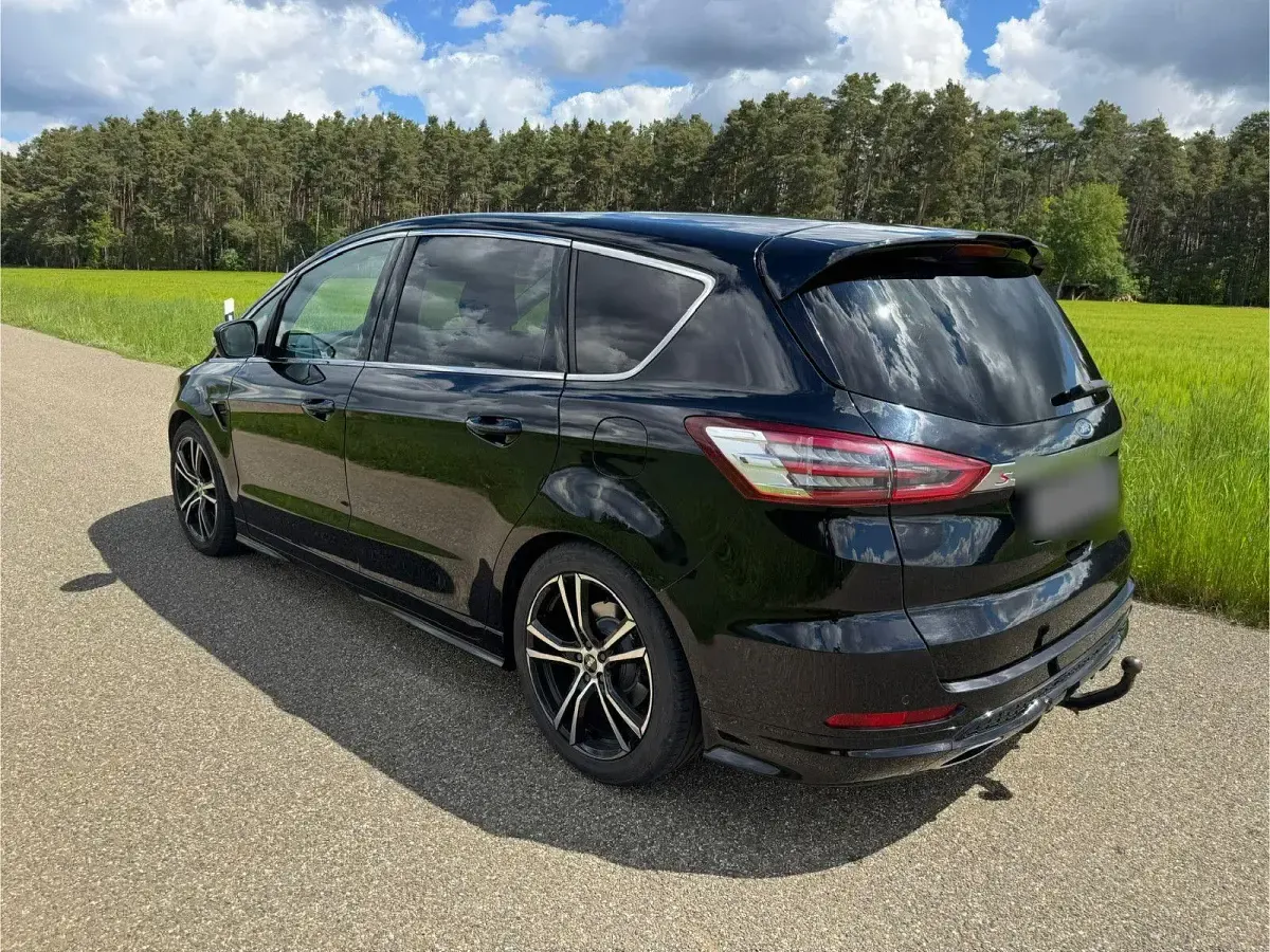 Gebraucht Ford S-MAX Titanium 209 PS (153 kW) 2016 Schwarz Van / Kleinbus