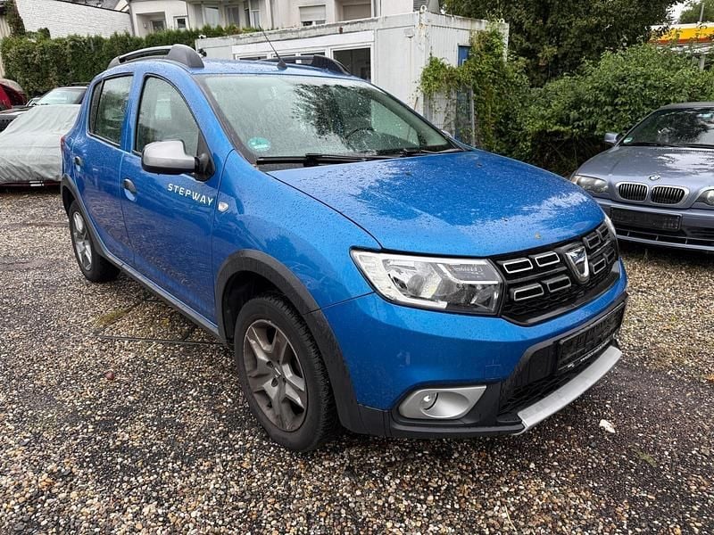 Gebraucht Dacia Sandero 90 PS (66 kW) 2019 Blau Limousine