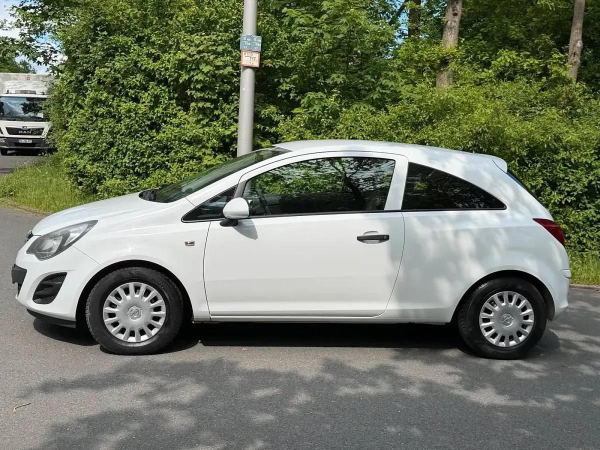 Gebraucht Opel Corsa 69 PS (50 kW) 2014 Weiß Kleinwagen
