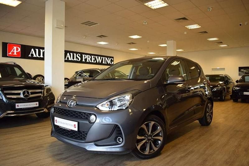 Gebraucht Hyundai i10 Style 87 PS (63 kW) 2017 Grau Kleinwagen