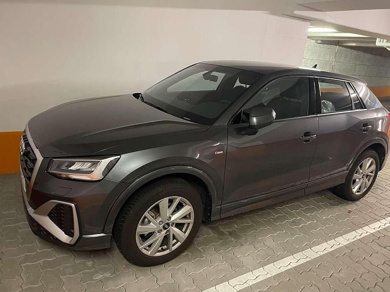 Grau Gebraucht 2022 Audi Q2 S-Line SUV | 23.990 € (Superpreis) - Bild 1/4