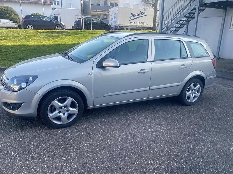 Gebraucht Opel Astra 116 PS (85 kW) 2008 Grau Kombi