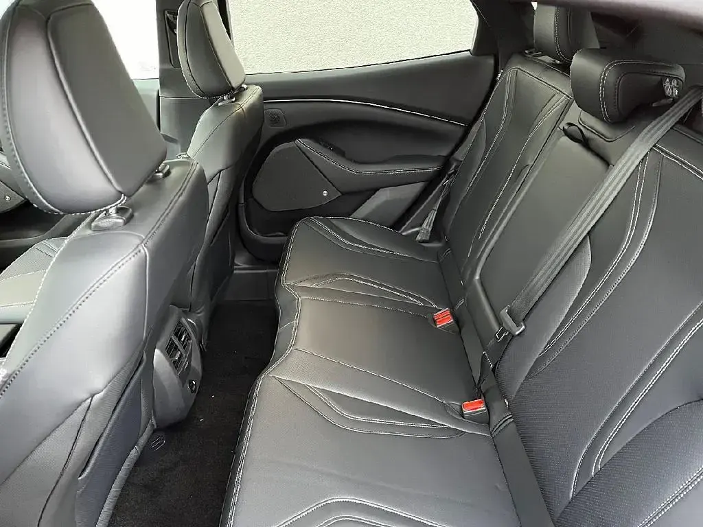 Gebraucht Ford Mustang Extended Range 294 PS (216 kW) 2022 Rot Limousine