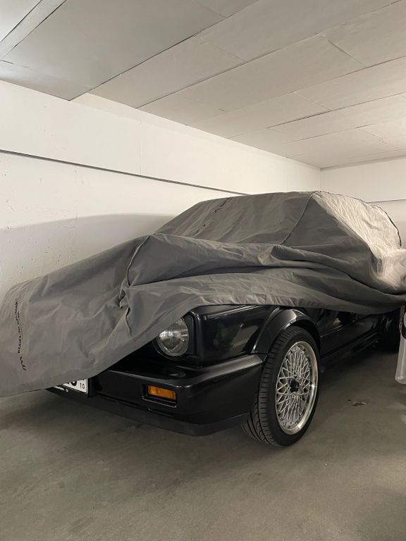 Schwarz Gebraucht 1990 VW Golf Cabriolet Cabrio | 13.850 € - Bild 1/4